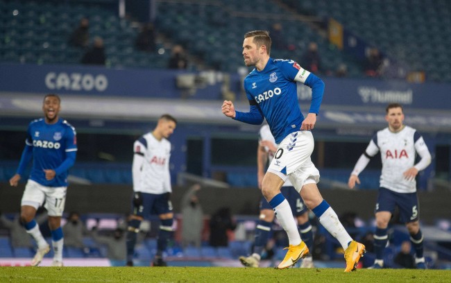 俱乐部对他 俱乐部对他